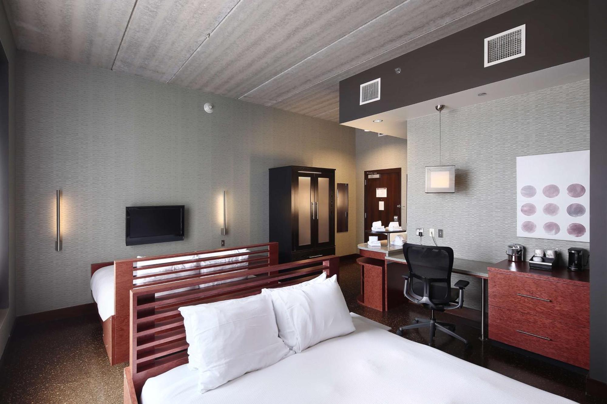 Tulyp, Tapestry Collection By Hilton Holland
